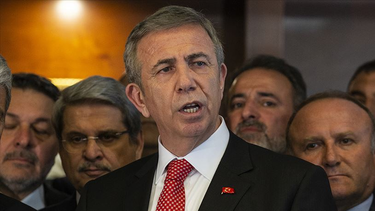 Artık mızrak çuvala sığmıyor! Belediye başkanı değil konser şampiyonu!