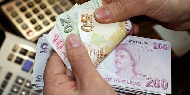Artış olacak mı? AK Parti'den asgari ücret ve emekli ikramiyesi açıklaması