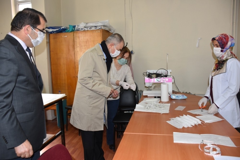 Artvin maskesini kendi üretiyor 
