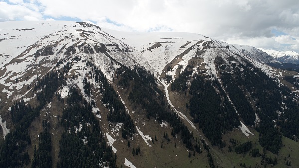 Artvin'de baharda kar havası