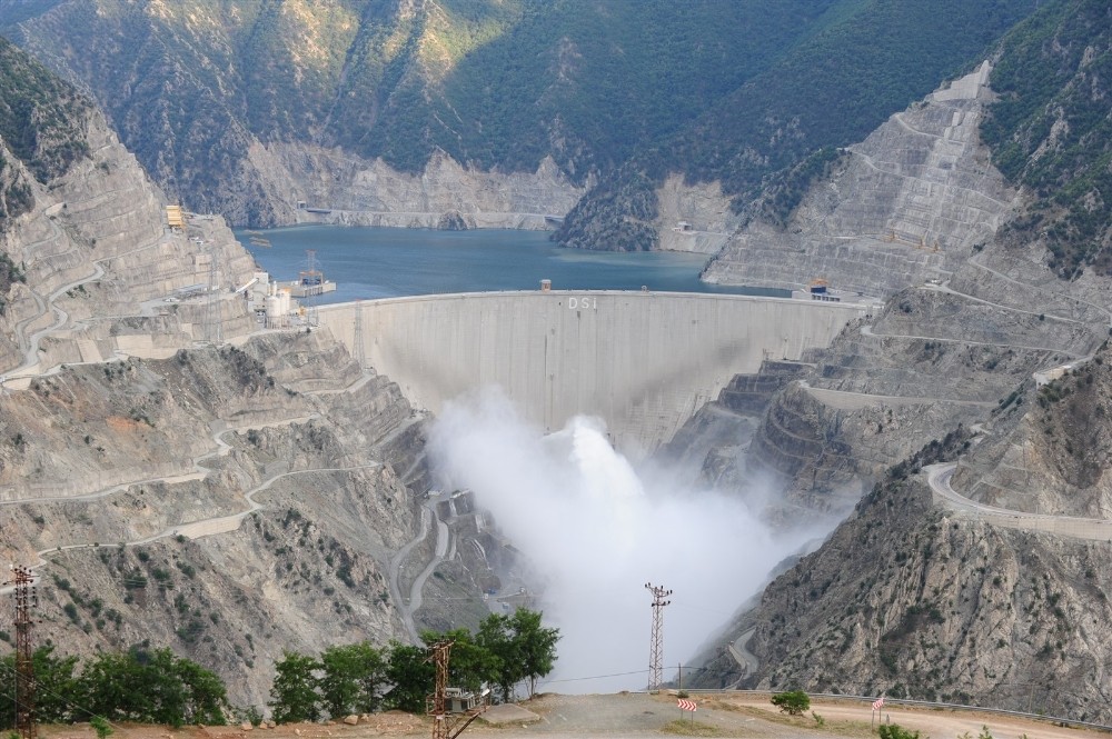 Artvin’de bulunan barajlardan ekonomiye 7 milyarlık katkı 