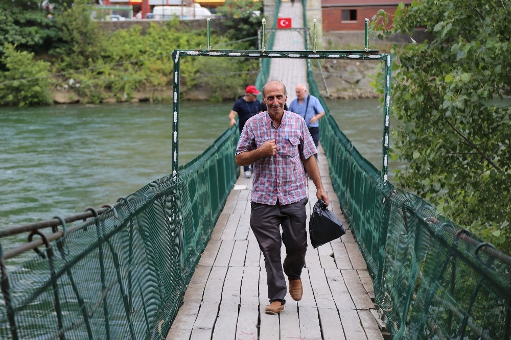 Artvin’de Çoruh Nehri üzerinde bulunan 11 asma köprü tarihe meydan okuyor 