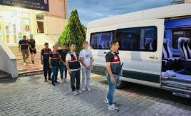 Artvin’de göçmen kaçakçılığı operasyonu: 2 organizatör yakalandı