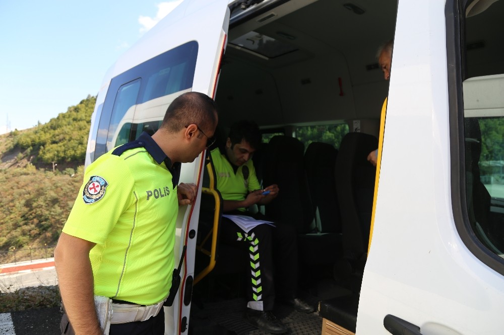 Artvin’de okul servis araçları denetlendi 