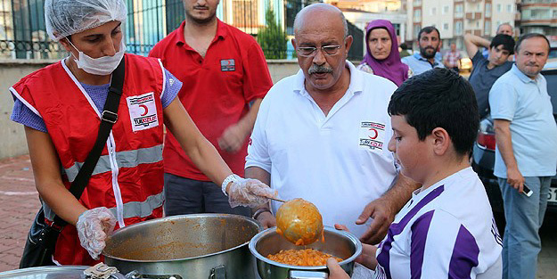 Artvin'de sıcak yemek dağıtımı başladı