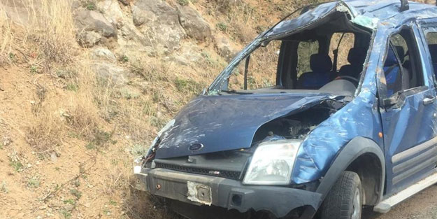 Artvin'de tarım aracı şarampole yuvarlandı! Ölü ve yaralılar var