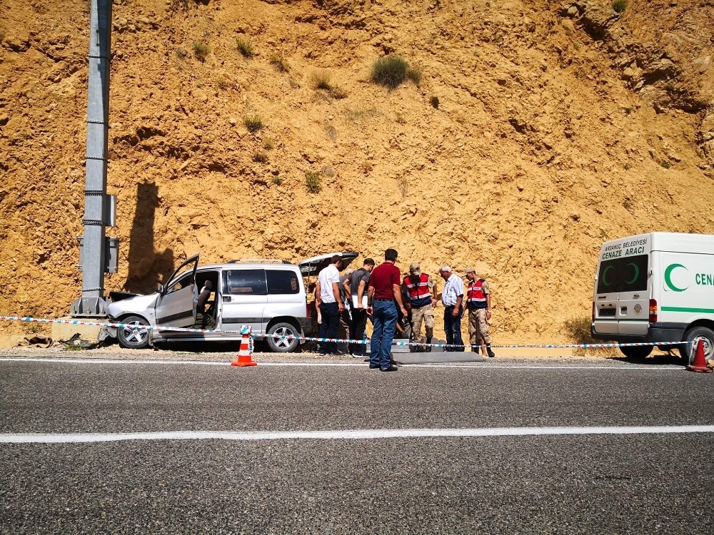 Artvin’de trafik kazası: 1 ölü, 3 yaralı 
