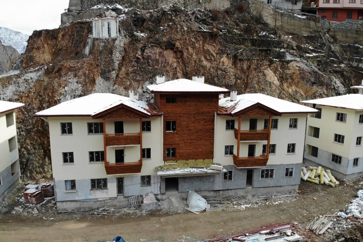 Artvin'in Dereiçi köyünde çıkan yangının üzerinden tam bir yıl geçti
