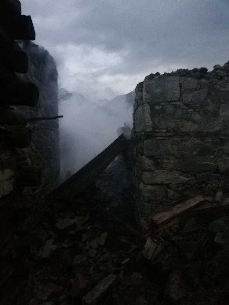Artvin’in Yusufeli ilçesi Yaylalar köyünde yangın 