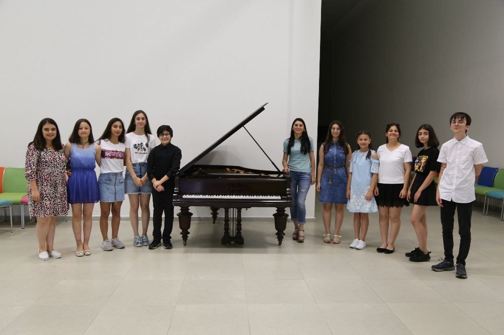 Artvinli genç piyanistlere İtalya’dan önemli davet 