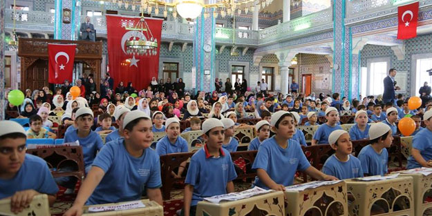 Aşağılık paçavradan Kur'an Kursu yorumu