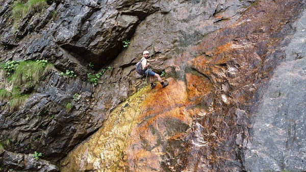 Aşağıya böyle indiler! Bunu yapmak yürek ister