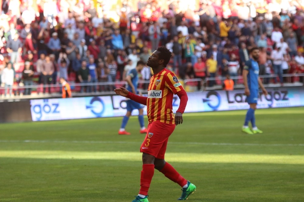 Asamoah, gollerine antrenmanda da devam etti 
