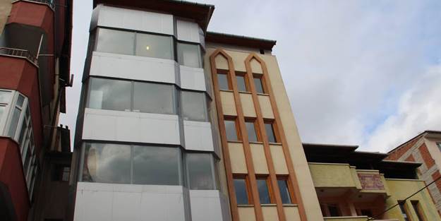 Asansör boşluğuna 6 yaşındaki çocuk düştü