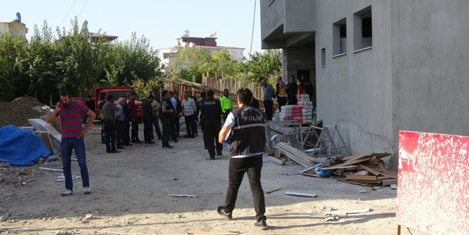 Asansör boşluğuna düşen işçi hayatını kaybetti