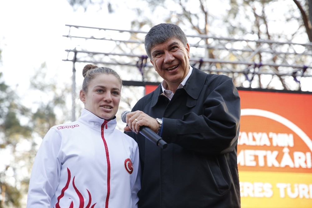 ASAT Sporcusu Eda Tekin Avrupa ikincisi oldu 