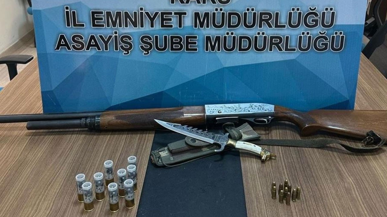 Asayiş uygulamasında ele geçirilenlere bakın
