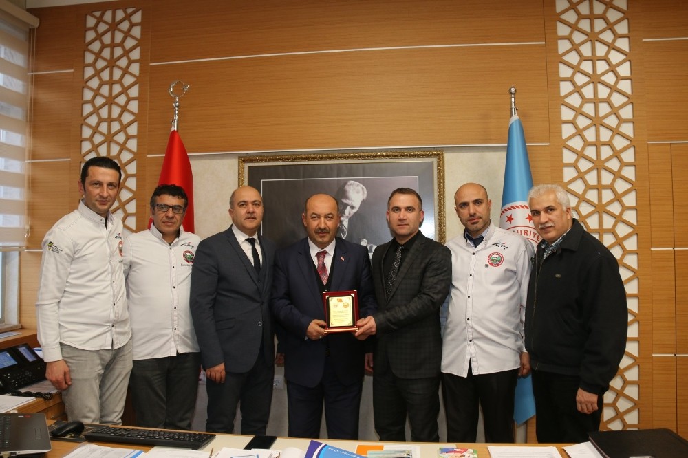 Aşçılardan Müdür Başyiğit’e ziyaret 