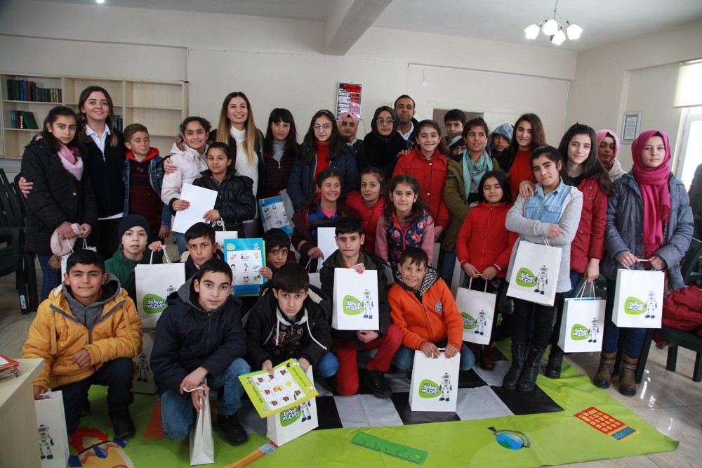 ASELSAN ekibi Ahlatlı çocuklarla buluştu 