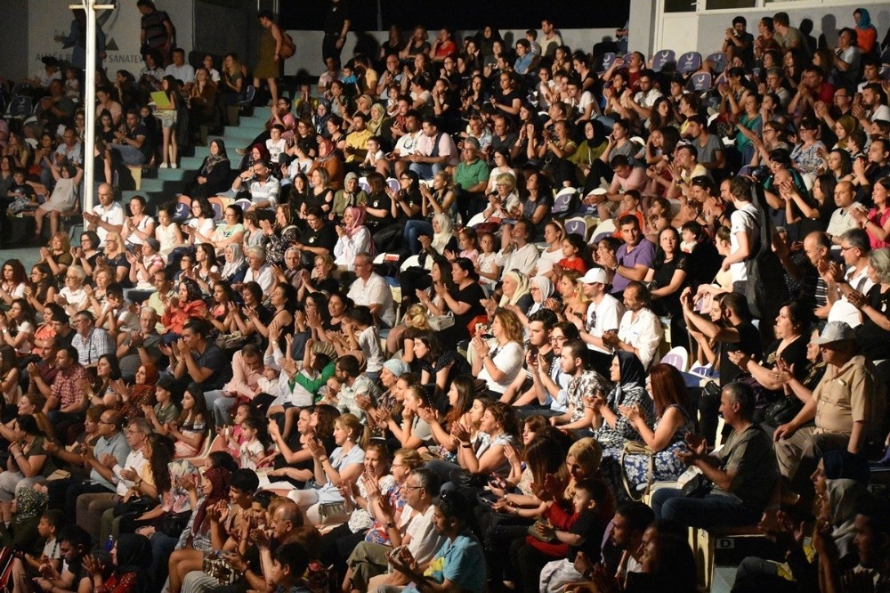 ASEV’in Batı Müziği konserine yoğun ilgi 
