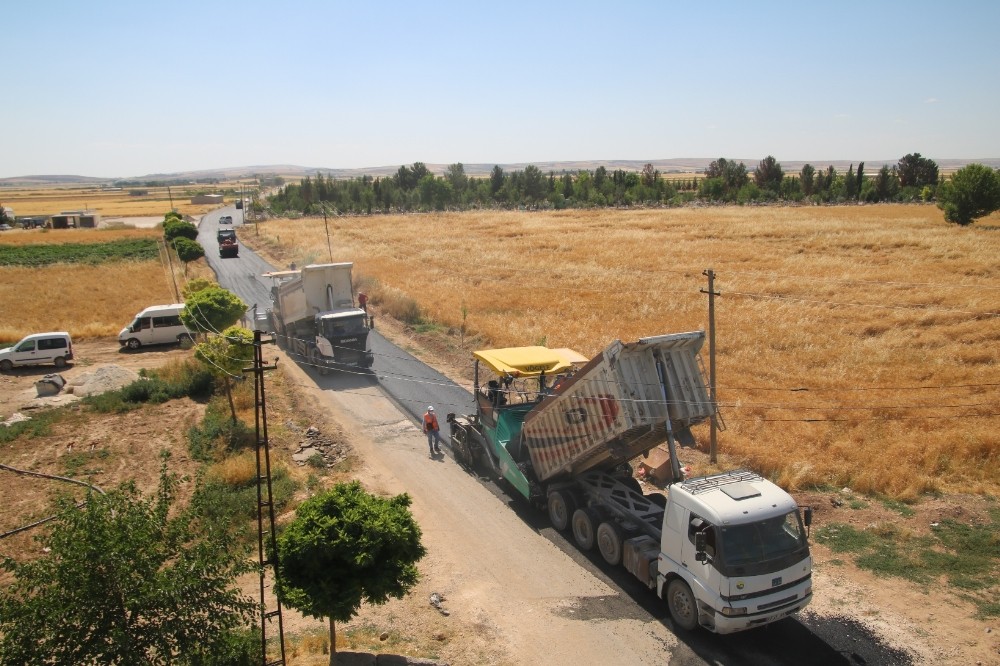 Asfalt çalışmaları kent genelinde birçok noktada devam ediyor 