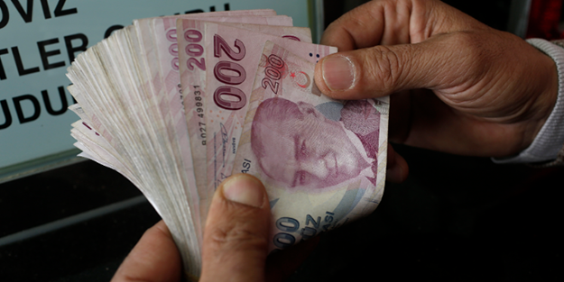 Asgari ücretle ilgili Türkiye'yi ayağa kaldıracak rakam! Ünlü ekonomist bu rakamı ilk kez telaffuz etti