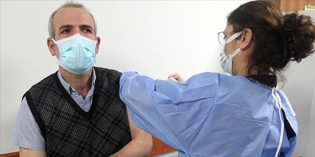 Aşı karşıtlarına çok sert tepki: Aşısını yaptıranlar keriz mi?