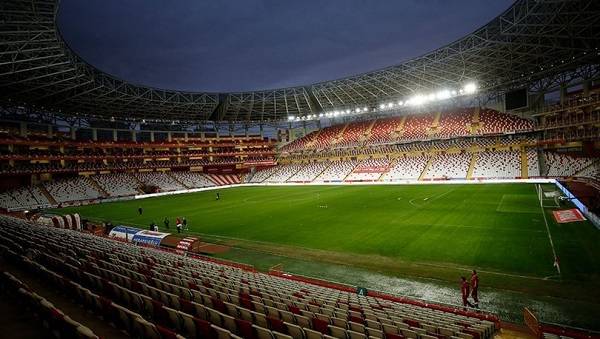 Aşı olmayan maçlara gidemeyecek mı? Tek doz aşı olan statlara alınmayacak mı?