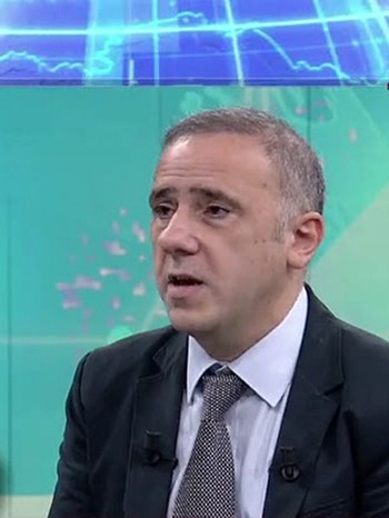 Aşının popülizme alet edildiği iddiası 