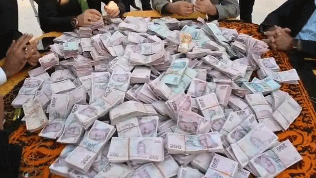 Aşiret düğününde damada 10 milyon TL, geline 4 kilo altın takıldı