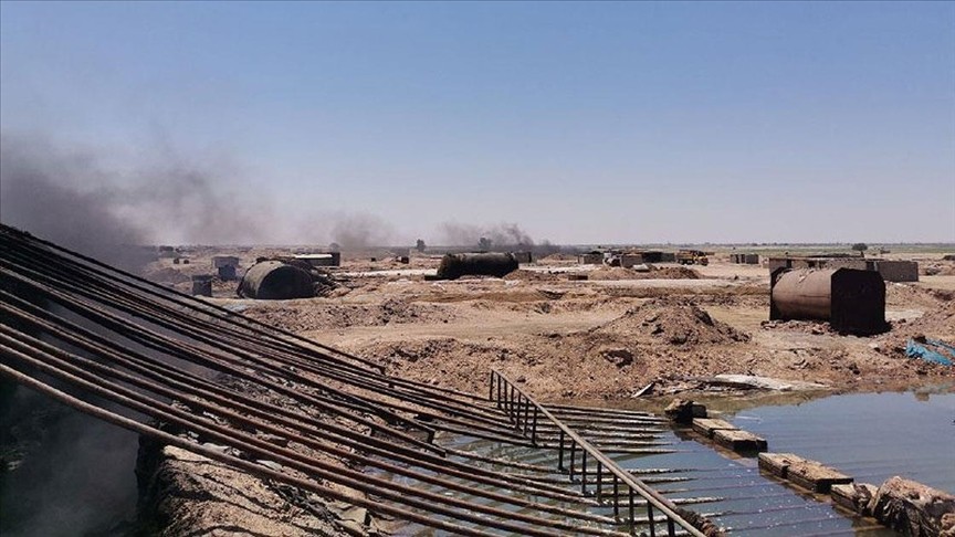 Aşiretler Deyrizor'da doğalgaz ve petrol sahalarını ele geçirdi