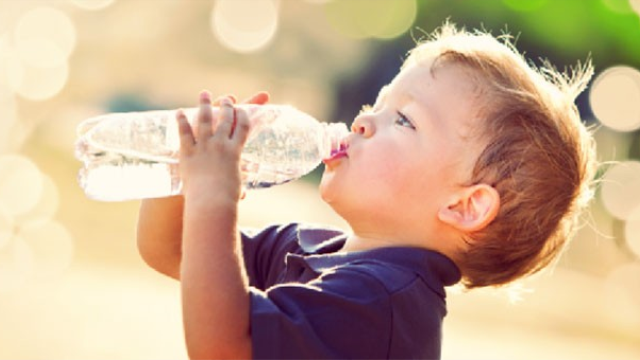 Aşırı su tüketimi zehirler mi?