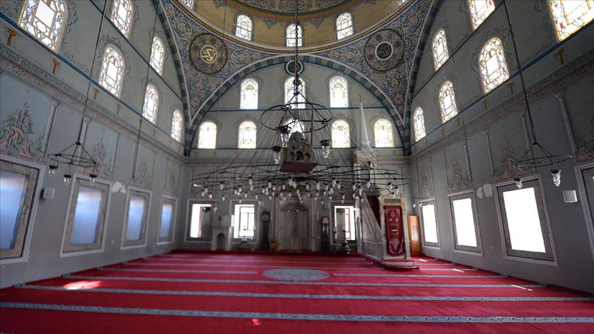 Asırlık camiler tarihinin 'en sessiz' günlerini yaşıyor