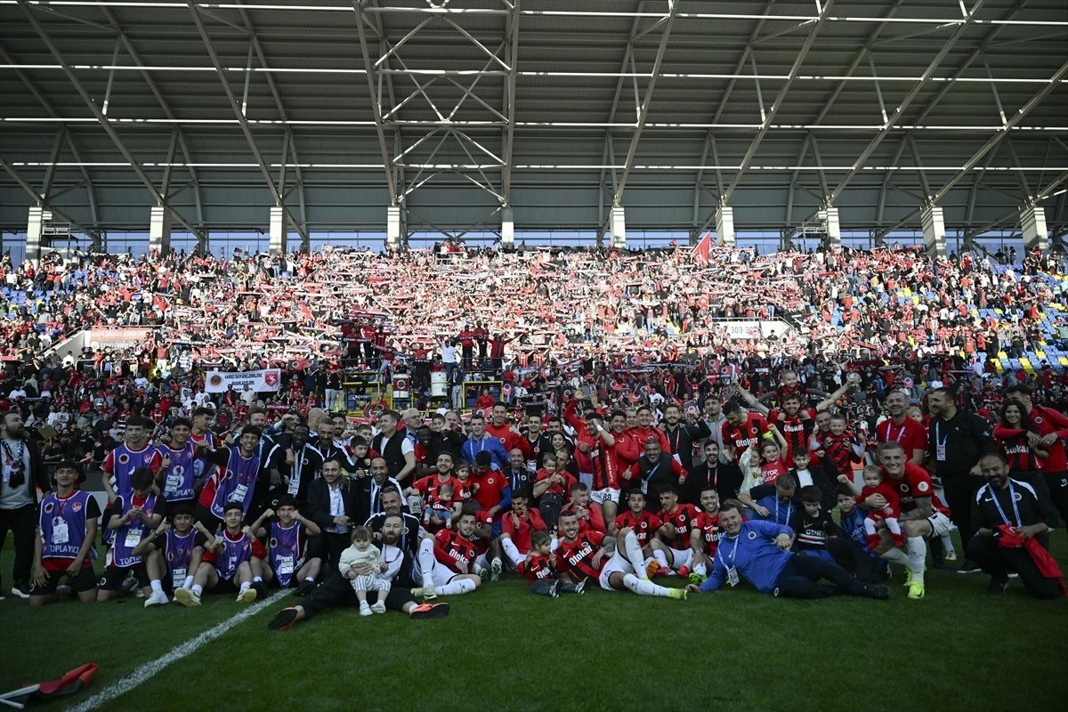 Asırlık çınar yeniden Süper Lig’de