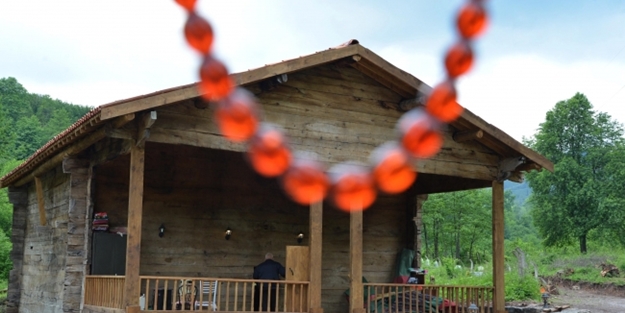 Asırlık çivisiz cami görenleri hayrete düşürüyor