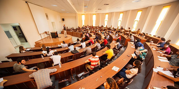 Asistanına kafayı takan profesör, bakın öğrencisine ne yaptı!