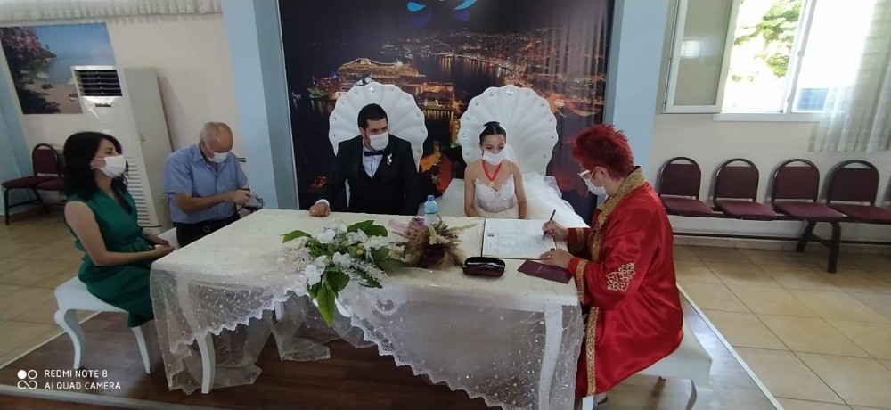 Aşk, virüs tanımadı 
