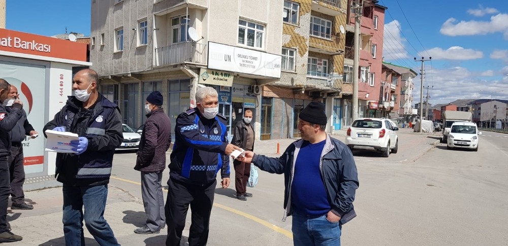 Aşkale Belediyesi 3 bin 500 maske dağıttı 