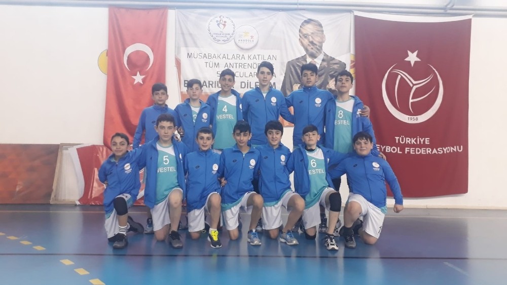 Aşkale Gençlik Spor Voleybol takımı Gümüşhane’de avantaj elde etti 