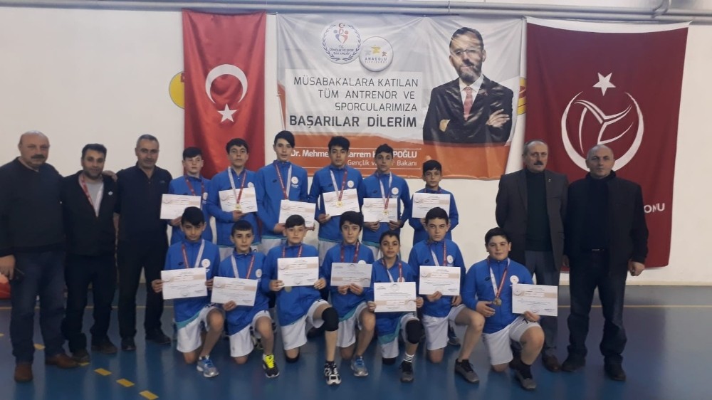 Aşkale Gençlikspor Voleybol takımı finalde 