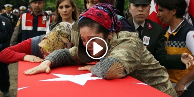 Asker abisini 'üniformasıyla' uğurladı!