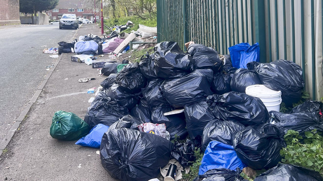 Asker devreye girecek! Avrupa’nın orta yerinde çöp krizi büyüyor