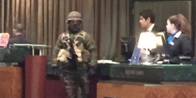 Asker, oteli ablukaya aldı