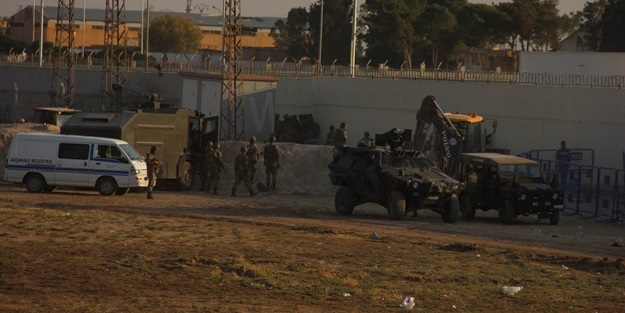 Asker sınırda göz açtırmıyor