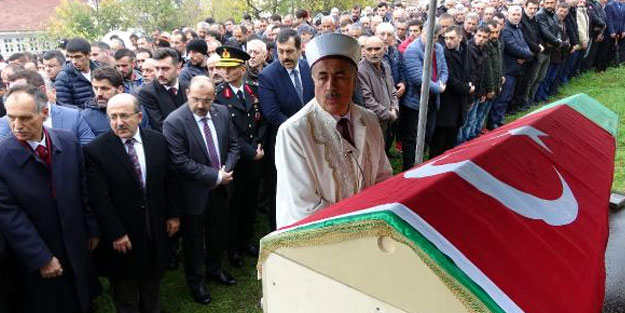 Askerde kanser olduğunu öğrenip 10 ay sonra ölen Emrecan toprağa verildi