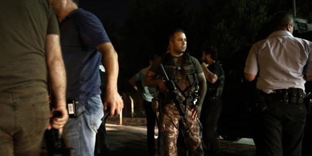 Askere çıkış yok: Kışla abluka altına alındı!