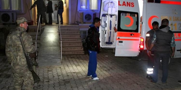 Askeri araç devrildi: 1 şehit, 2 yaralı