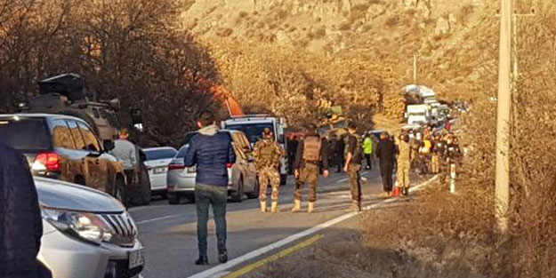 Askeri araç devrildi! Çok sayıda sağlık personeli olay yerinde