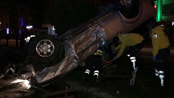Askeri araç kaza yaptı: 2 asker yaralandı