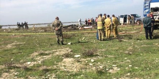 Askeri eğitim uçağı düştü: Şehitler var